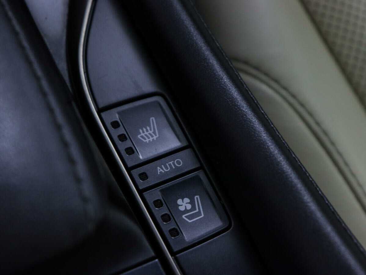 Lexus LX 570, 2015 Фото №23