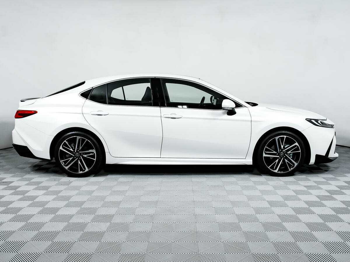Toyota Camry, 2024 - 24 км. | Фото №4