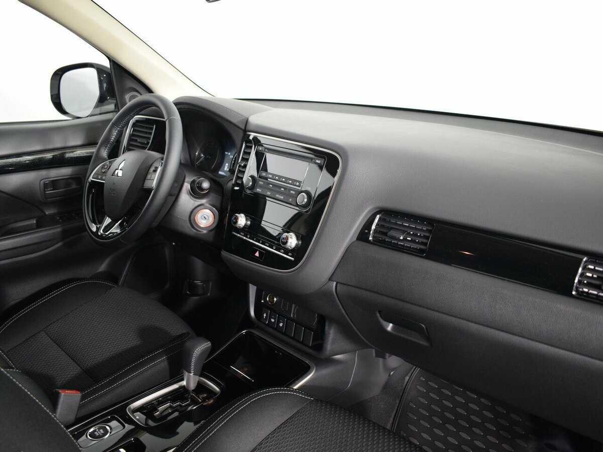 Mitsubishi Outlander, 2022 Фото №8