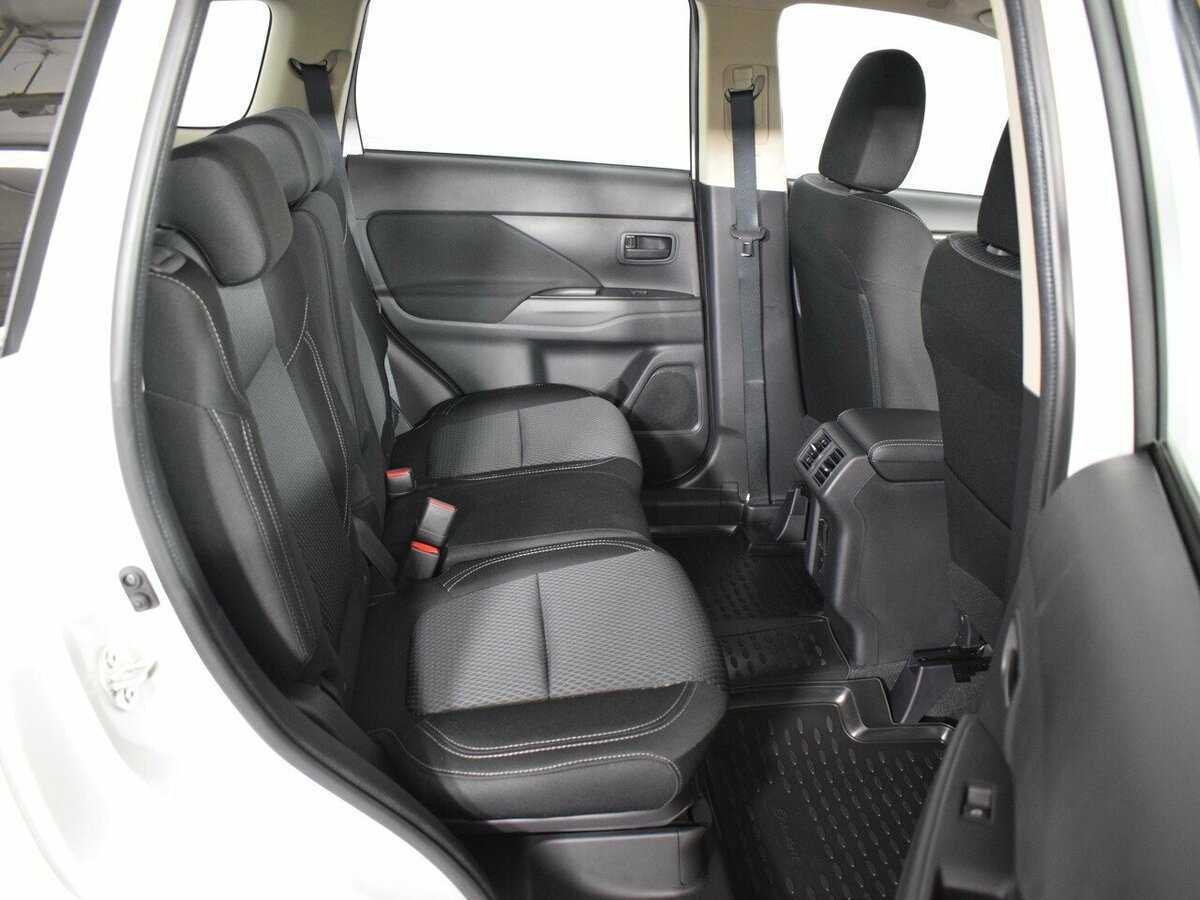 Mitsubishi Outlander, 2022 Фото №9