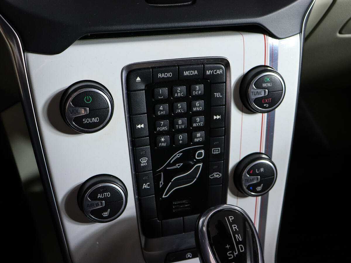 Volvo V40 Cross Country, 2014 Фото №17