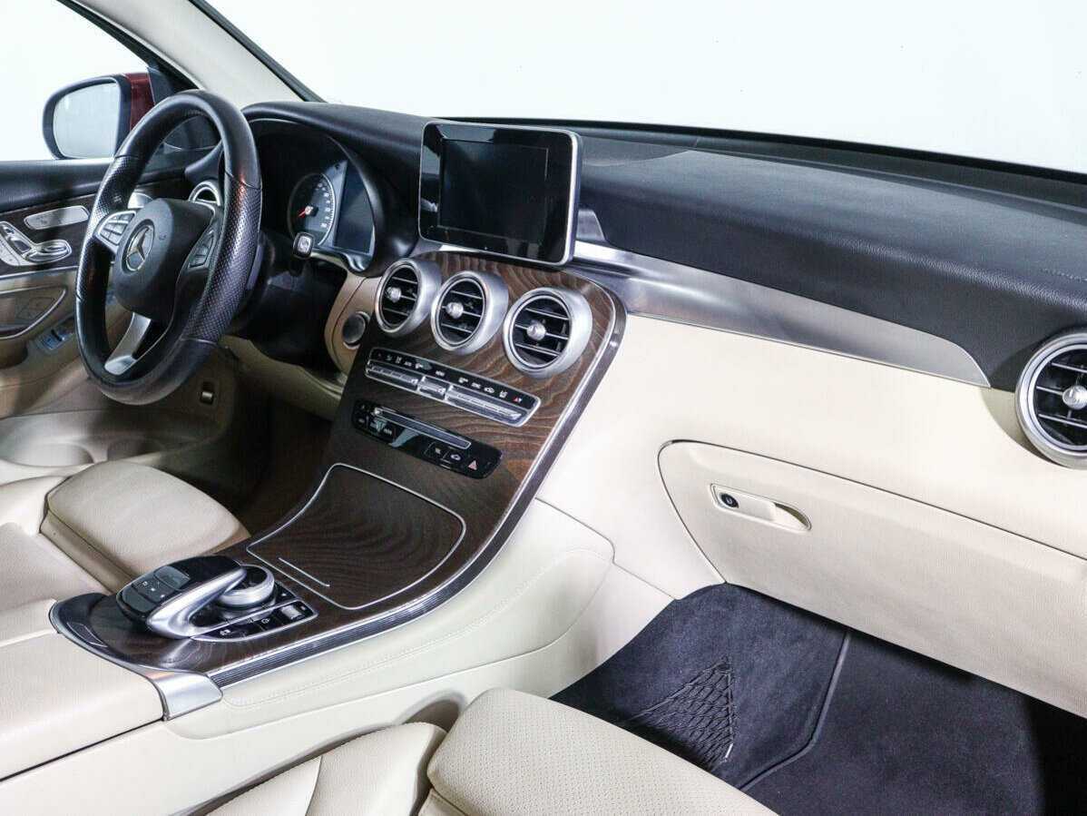 Mercedes-Benz GLC Coupe 300, 2017 Фото №5