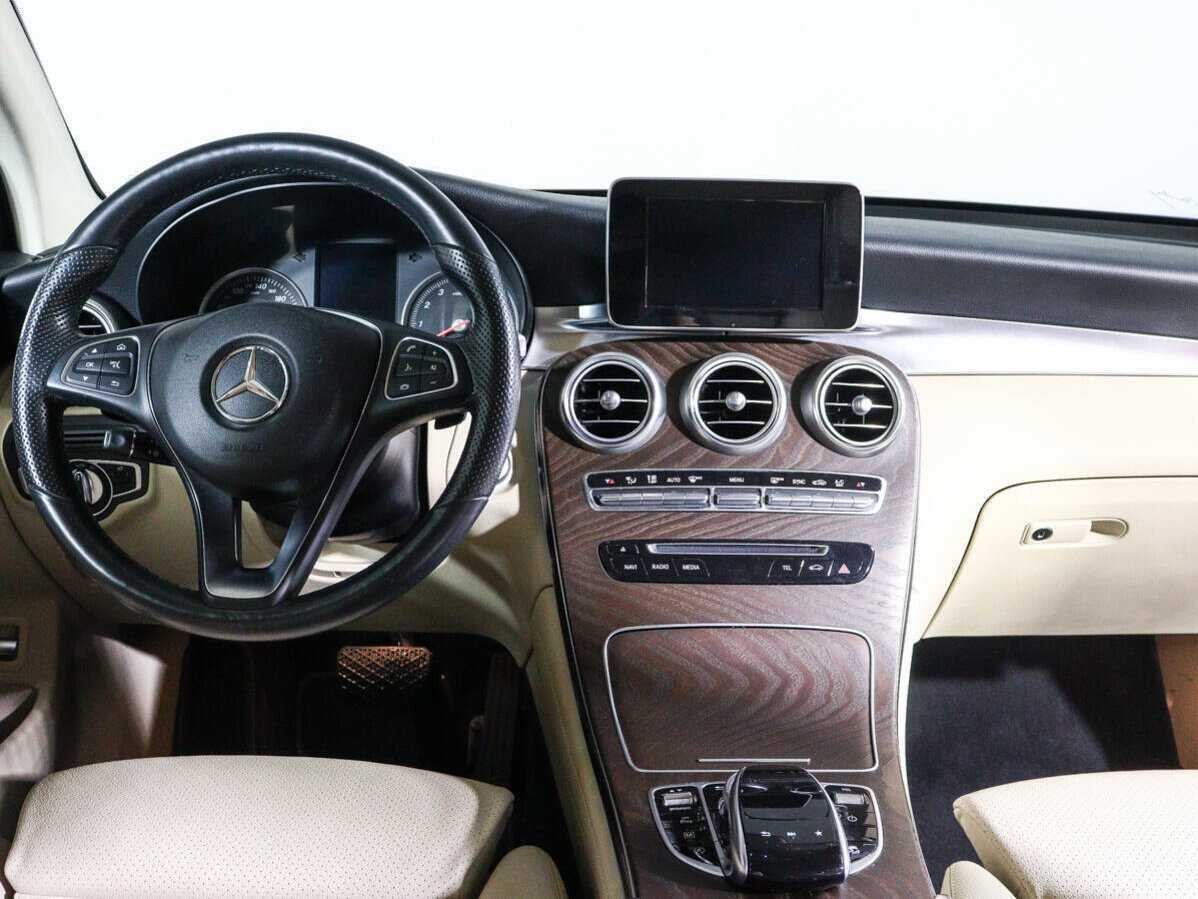 Mercedes-Benz GLC Coupe 300, 2017 Фото №8