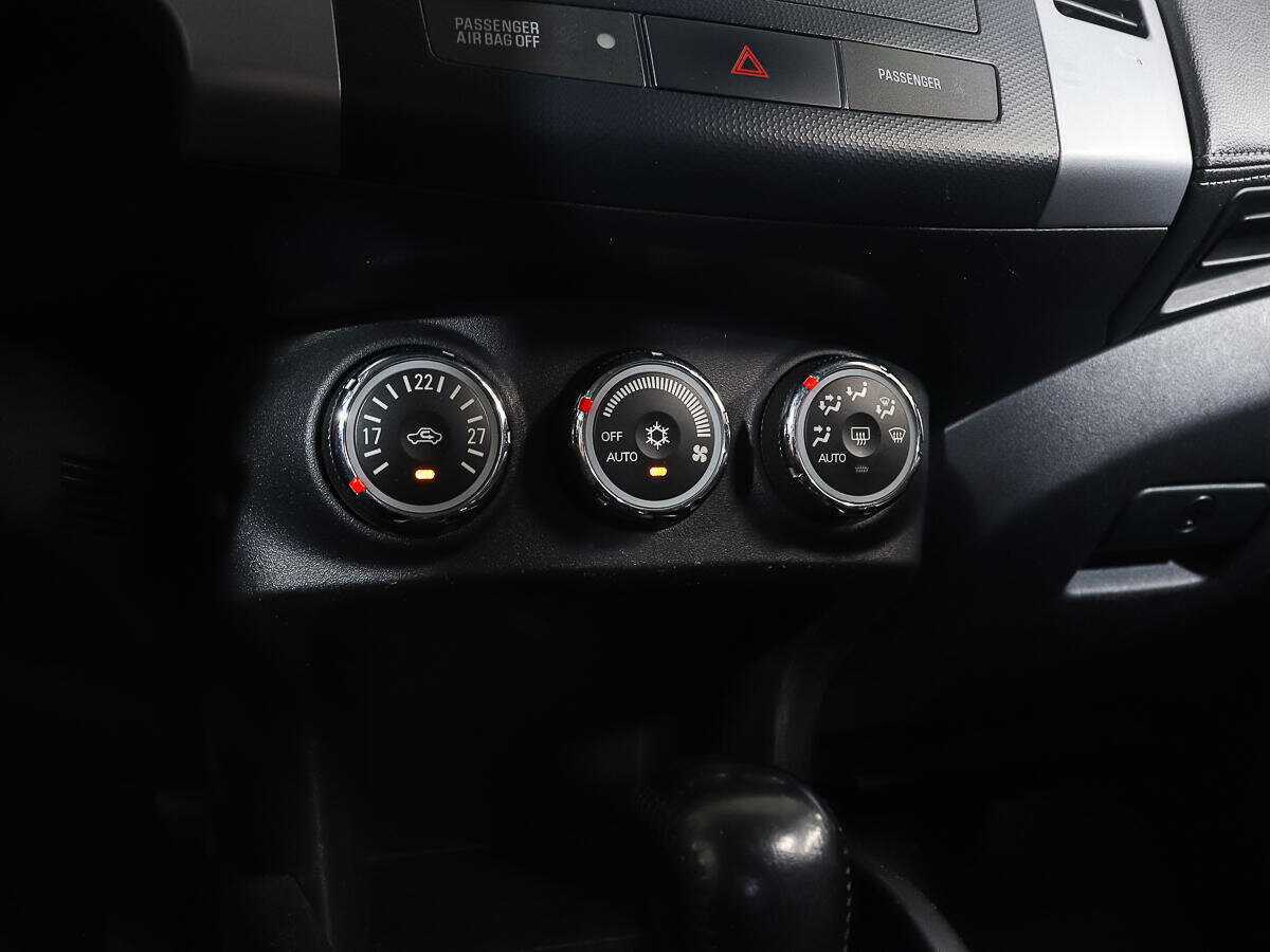 Mitsubishi Outlander, 2010 Фото №16