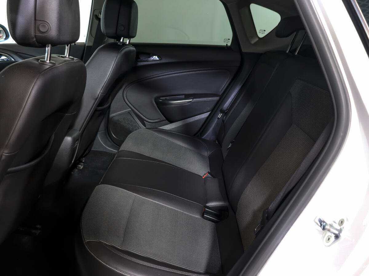 Opel Astra, 2011 Фото №9