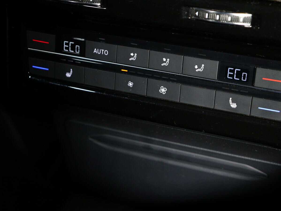 Volkswagen Touareg, 2020 Фото №13