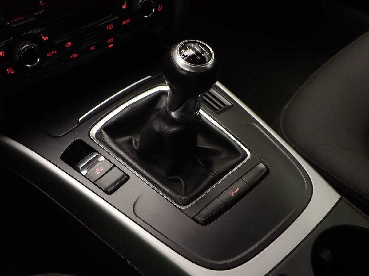 Audi A4, 2010 Фото №12