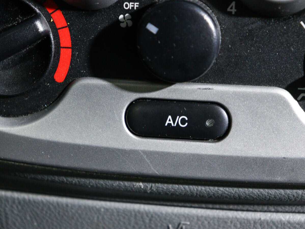 Chevrolet Aveo, 2005 Фото №15