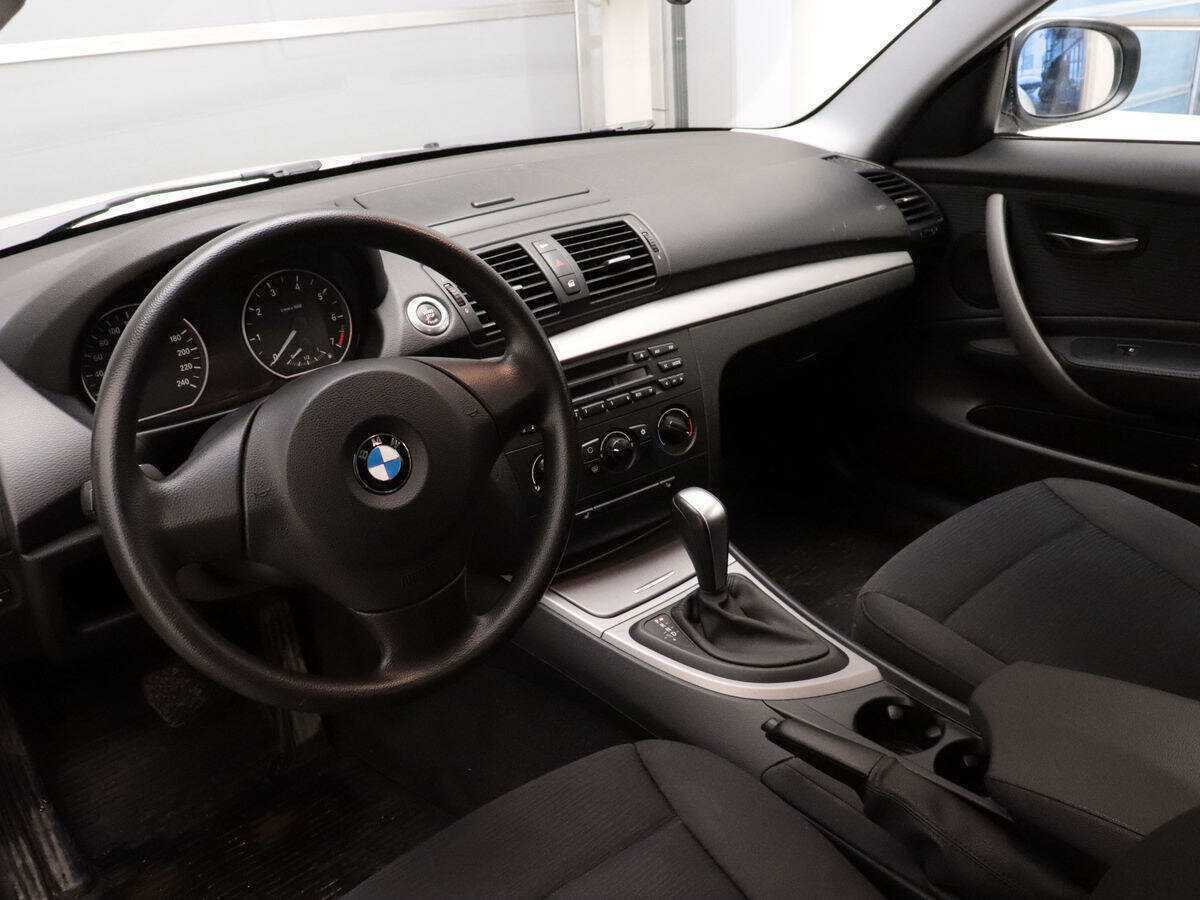 BMW 1 серии 116i, 2011 Фото №9