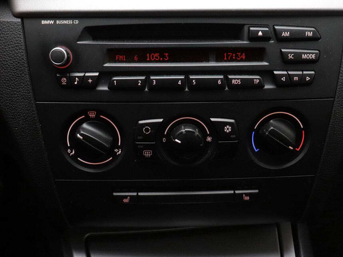 BMW 1 серии 116i, 2011 Фото №12