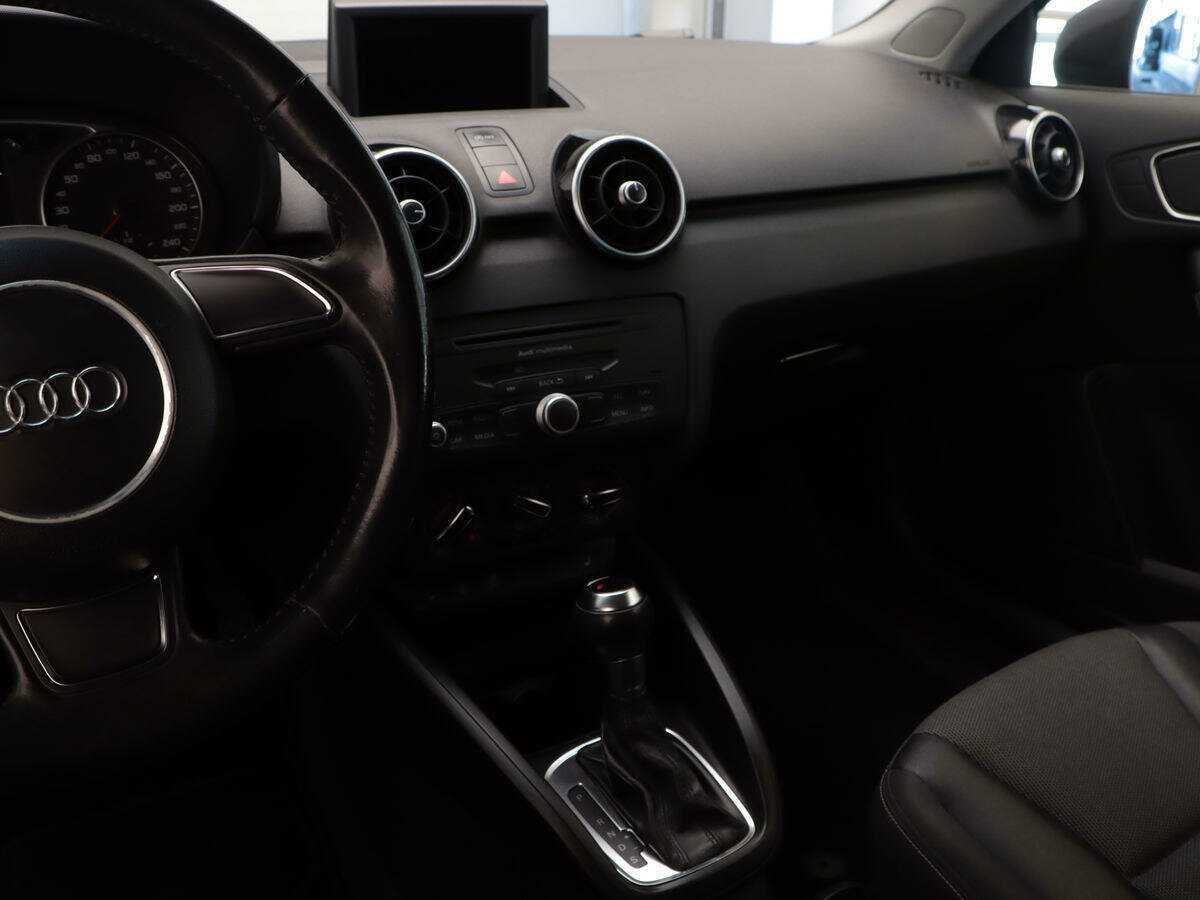 Audi A1, 2011 Фото №15