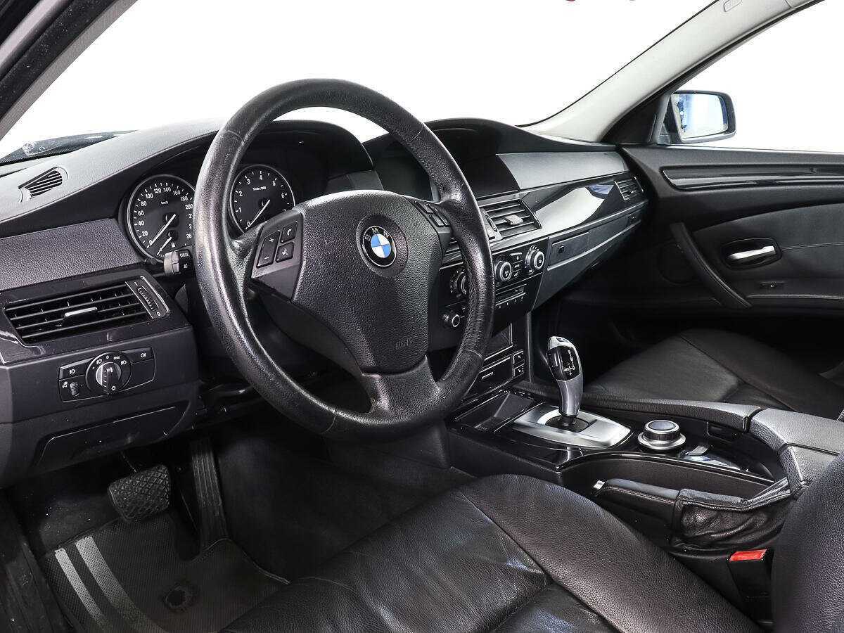 BMW 5 серии 525i, 2008 Фото №12