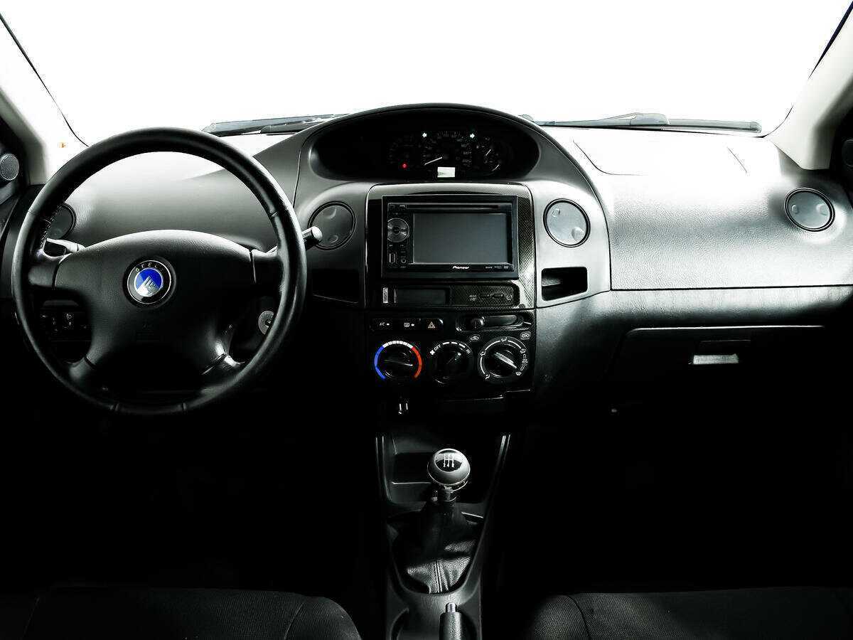 Geely MK, 2012 Фото №11