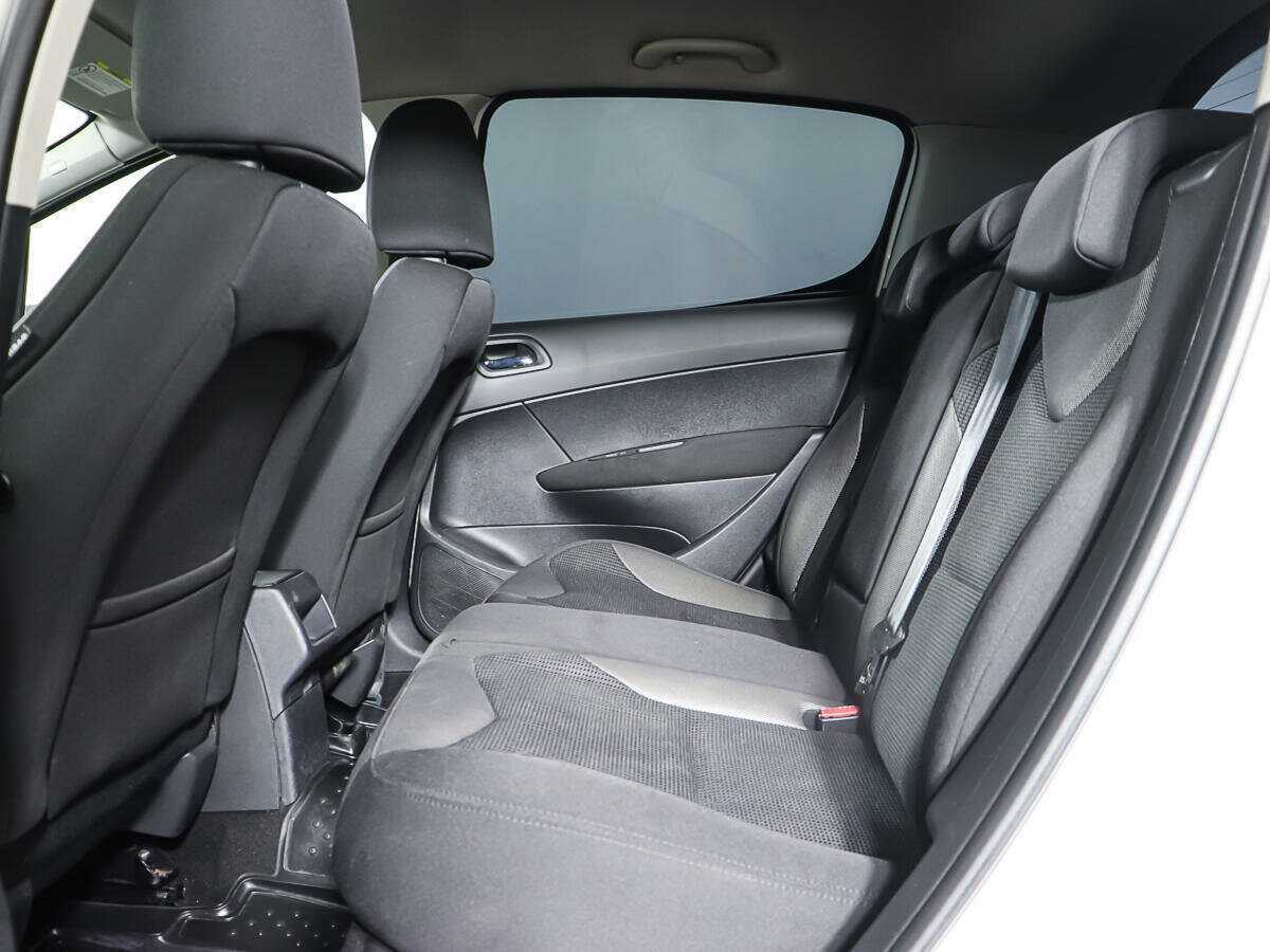 Peugeot 308, 2011 Фото №10