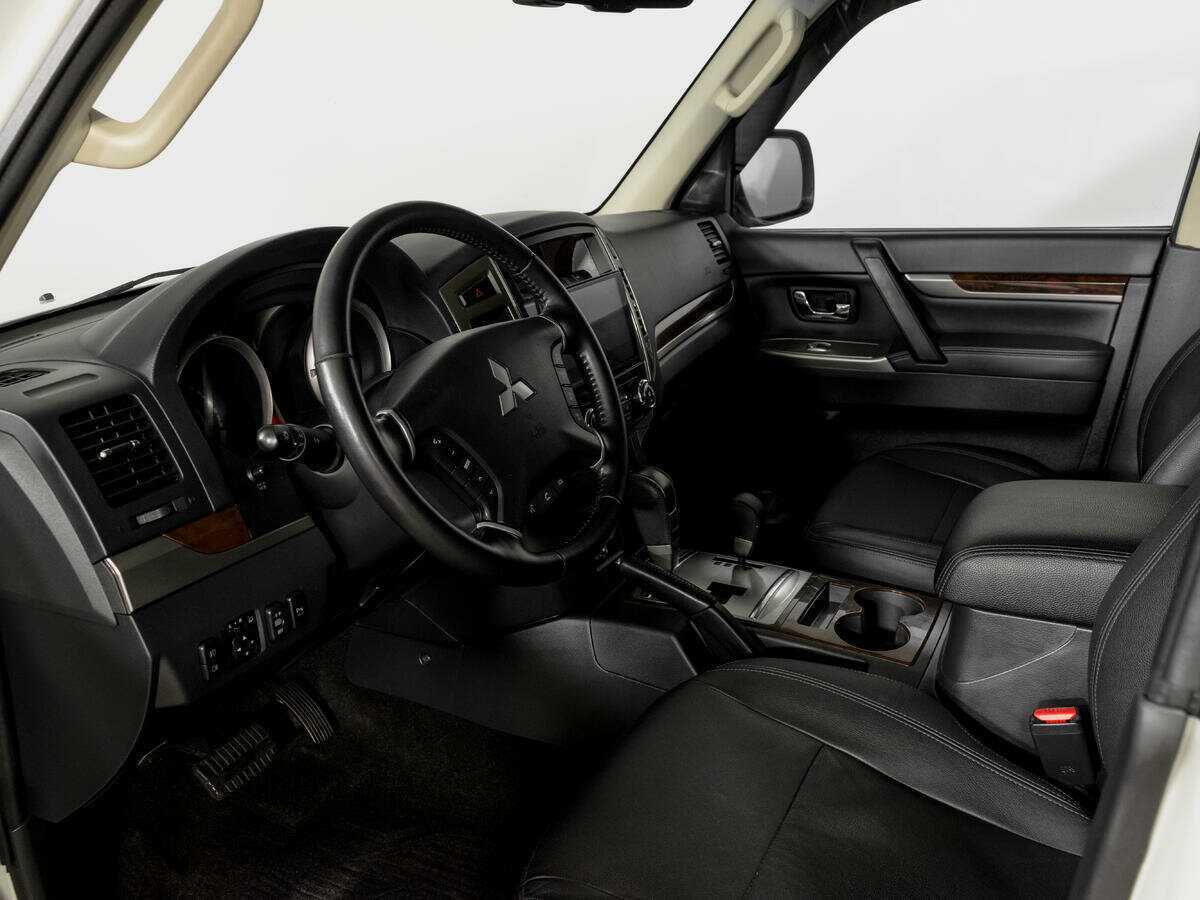 Mitsubishi Pajero, 2021 Фото №17