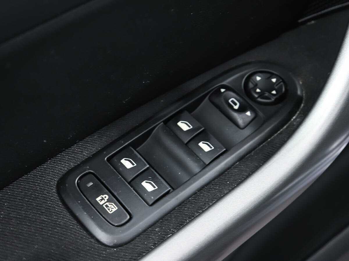 Peugeot 308, 2008 Фото №11