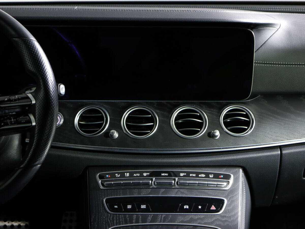 Mercedes-Benz E-Класс 200, 2020 Фото №10