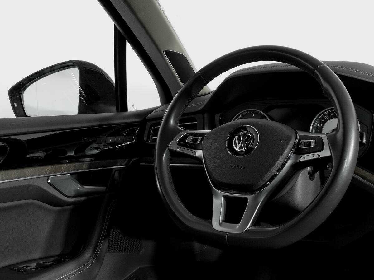 Volkswagen Touareg, 2018 Фото №16