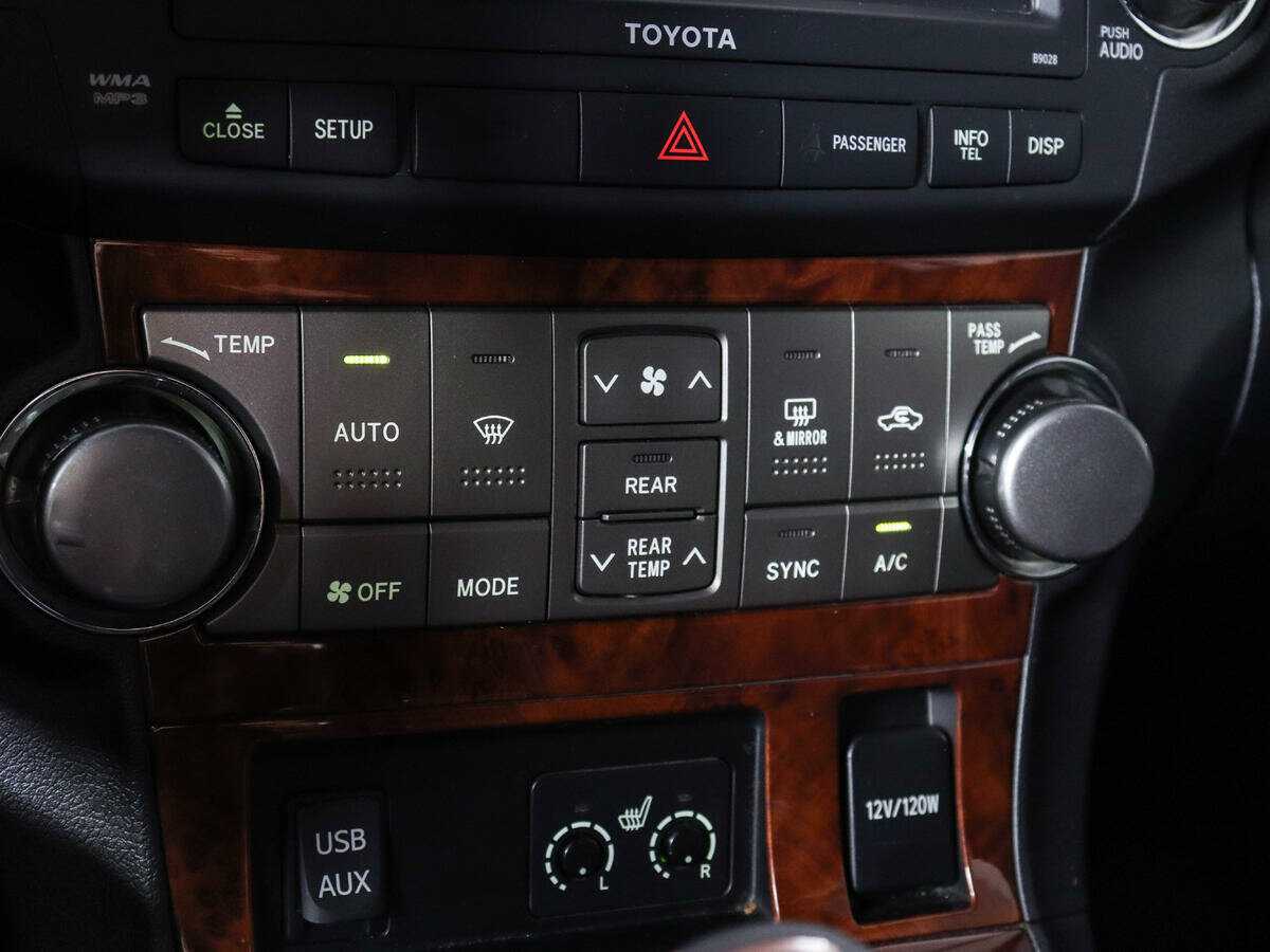 Toyota Highlander, 2011 Фото №15