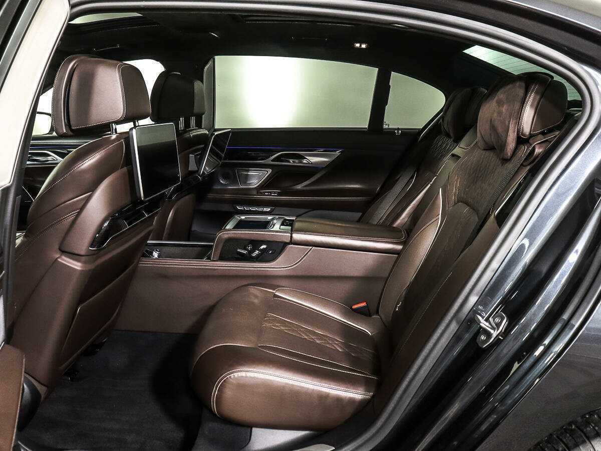 BMW 7 серии Long M760Li xDrive, 2017 Фото №9