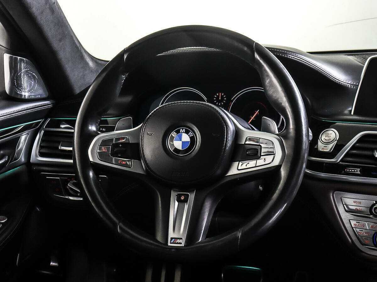 BMW 7 серии Long M760Li xDrive, 2017 Фото №14