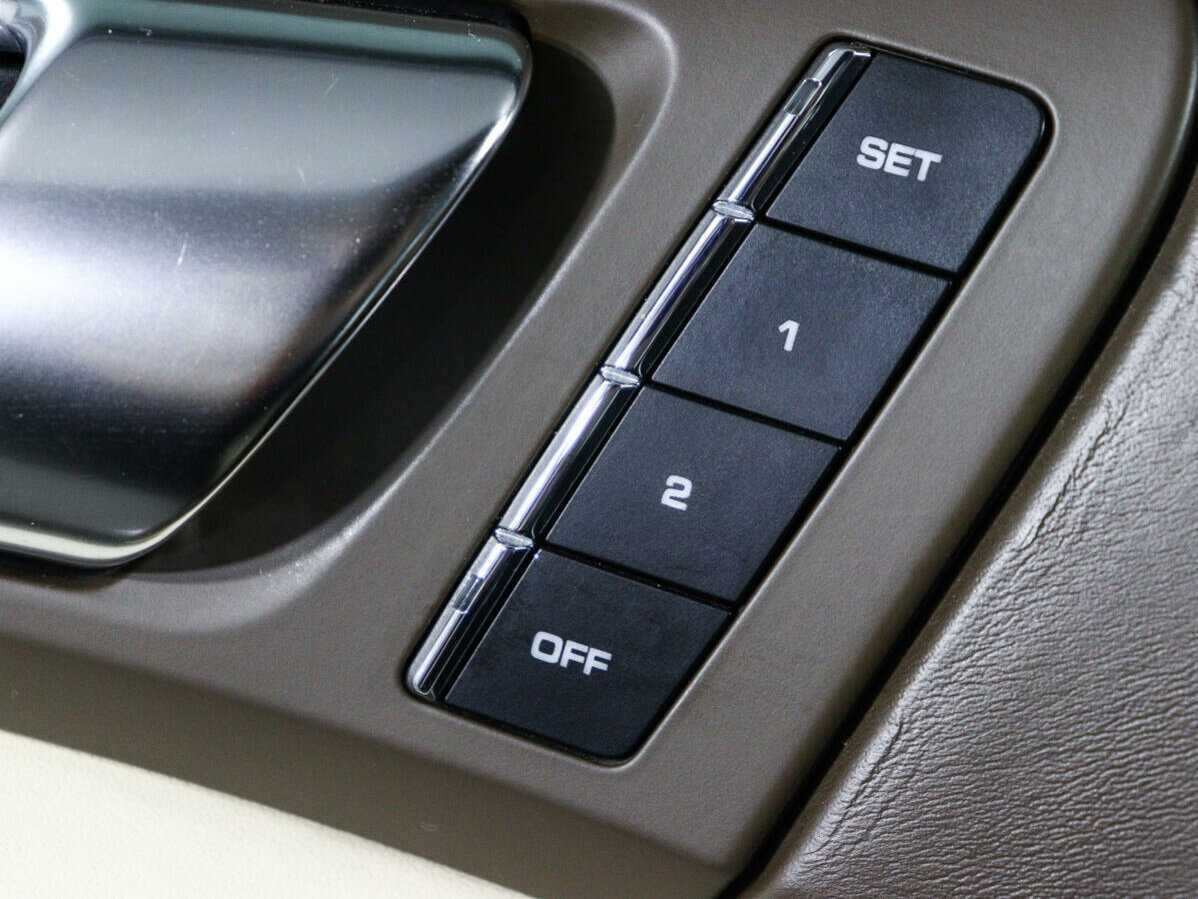 Porsche Cayenne S, 2011 Фото №16