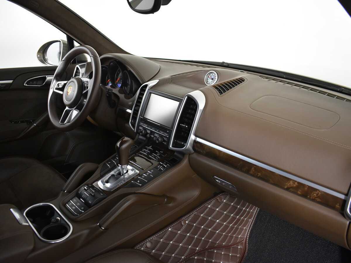 Porsche Cayenne GTS, 2015 Фото №17