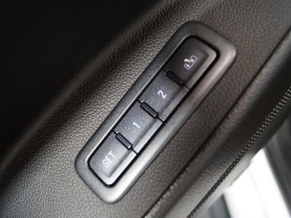 Chevrolet Tahoe, 2016 Фото №24