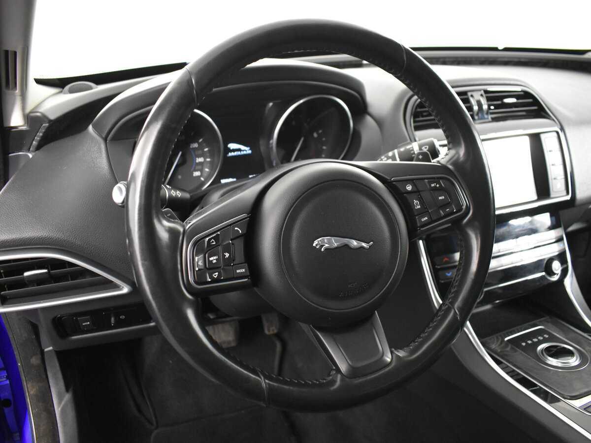 Jaguar XE, 2016 Фото №9