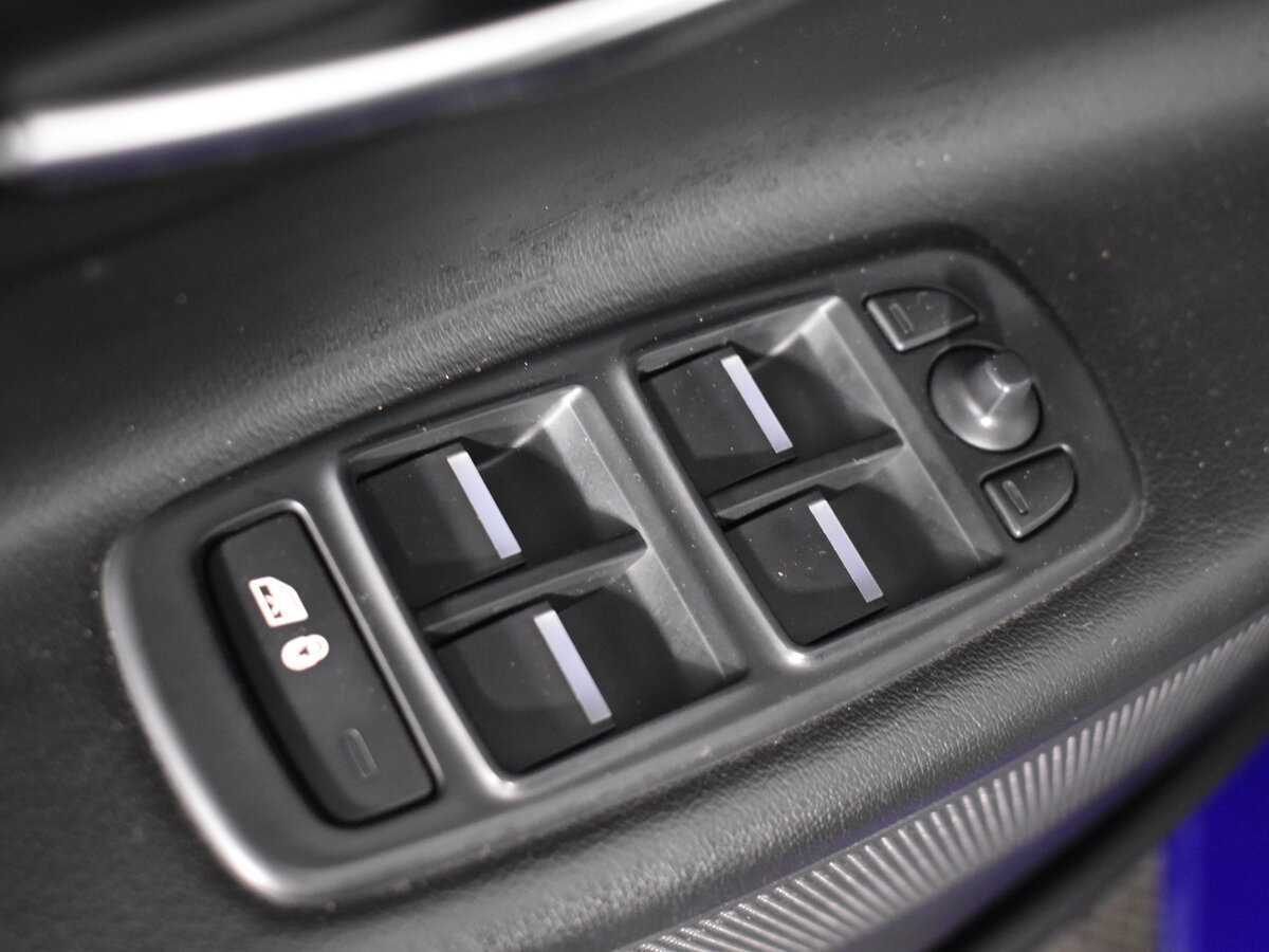 Jaguar XE, 2016 Фото №10