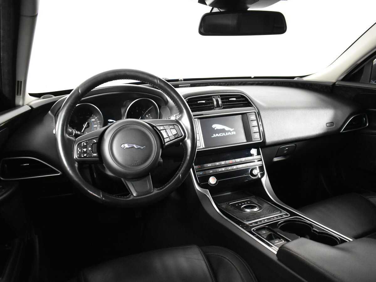 Jaguar XE, 2016 Фото №11