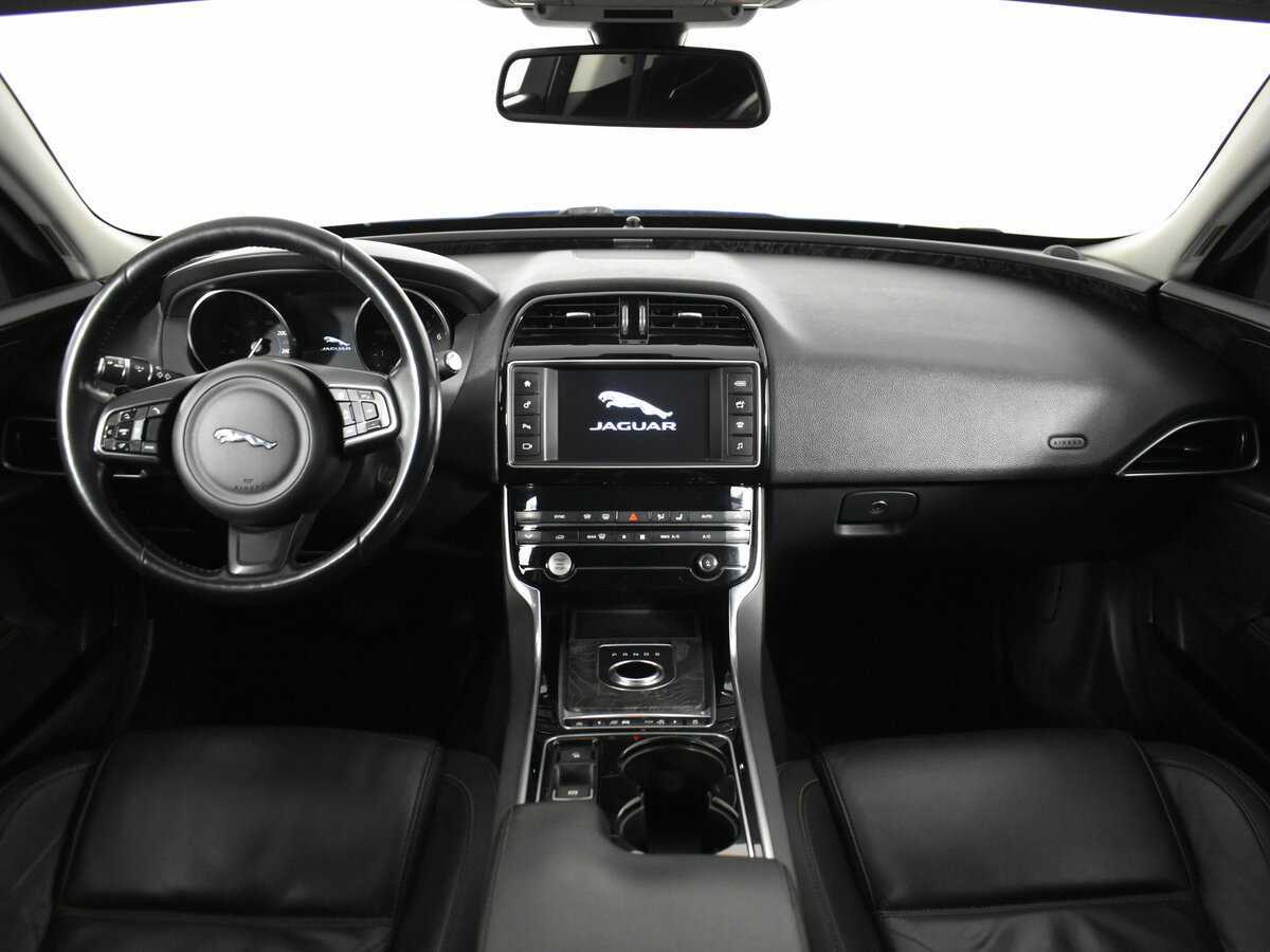 Jaguar XE, 2016 Фото №12