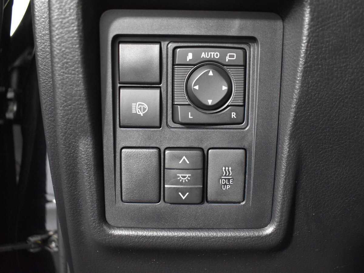 Toyota Land Cruiser Prado, 2018 Фото №10