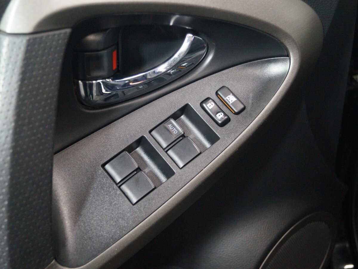 Toyota RAV4, 2011 Фото №12