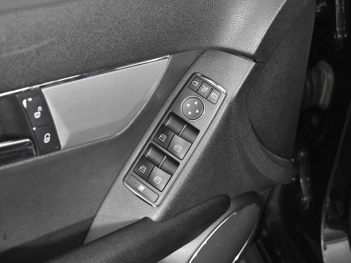 Mercedes-Benz C-Класс 300, 2009 Фото №14