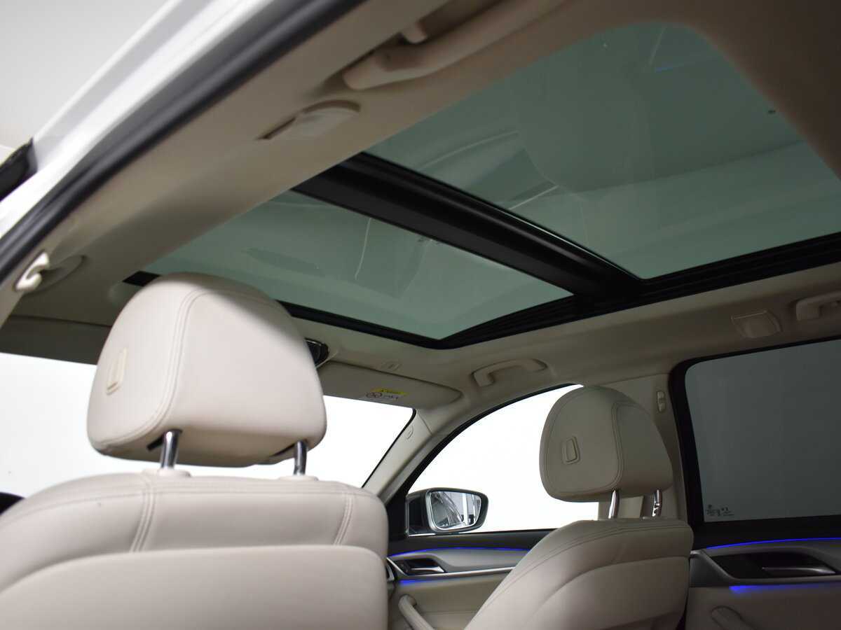 BMW 5 серии 530d xDrive, 2018 Фото №11