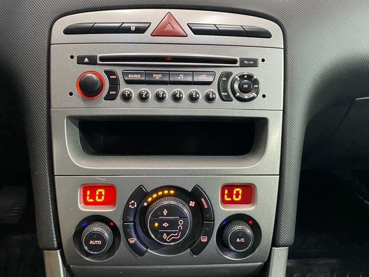 Peugeot 308, 2011 Фото №13