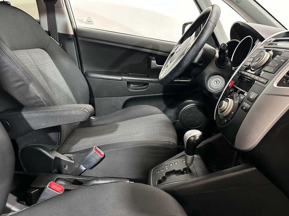 Kia Venga, 2011 Фото №10