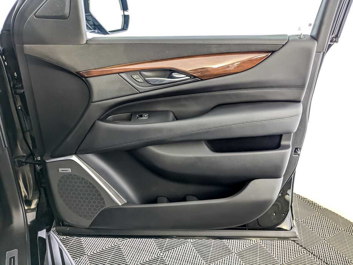 Cadillac Escalade, 2018 Фото №22