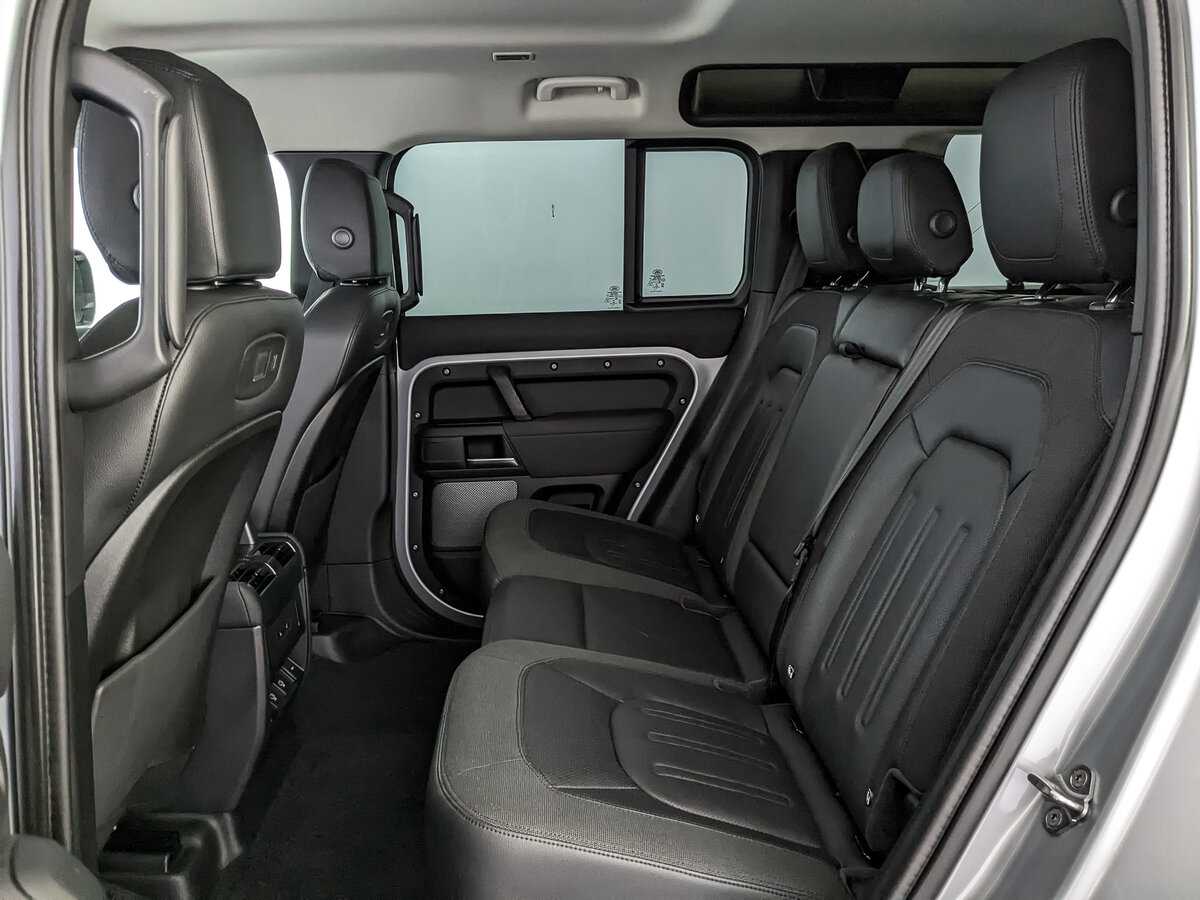 Land Rover Defender 110, 2021 Фото №14