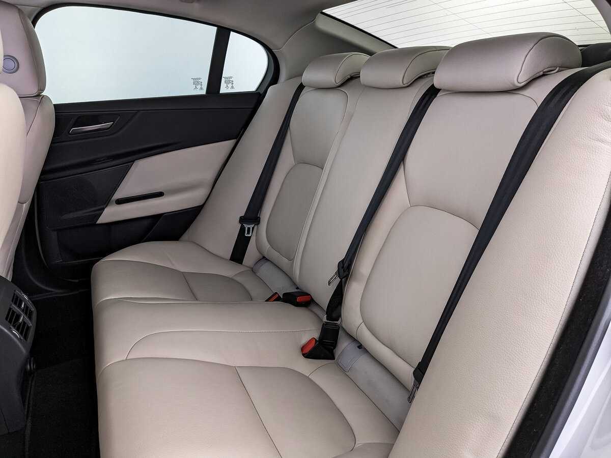 Jaguar XE, 2017 Фото №14
