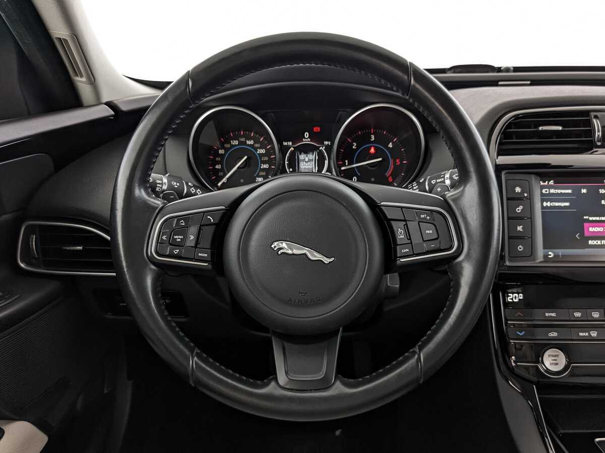 Jaguar XE, 2017 Фото №18