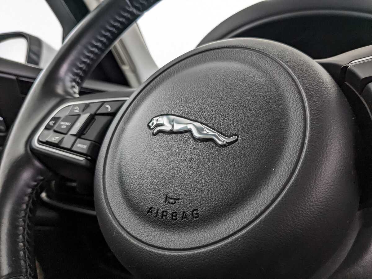 Jaguar XE, 2017 Фото №24