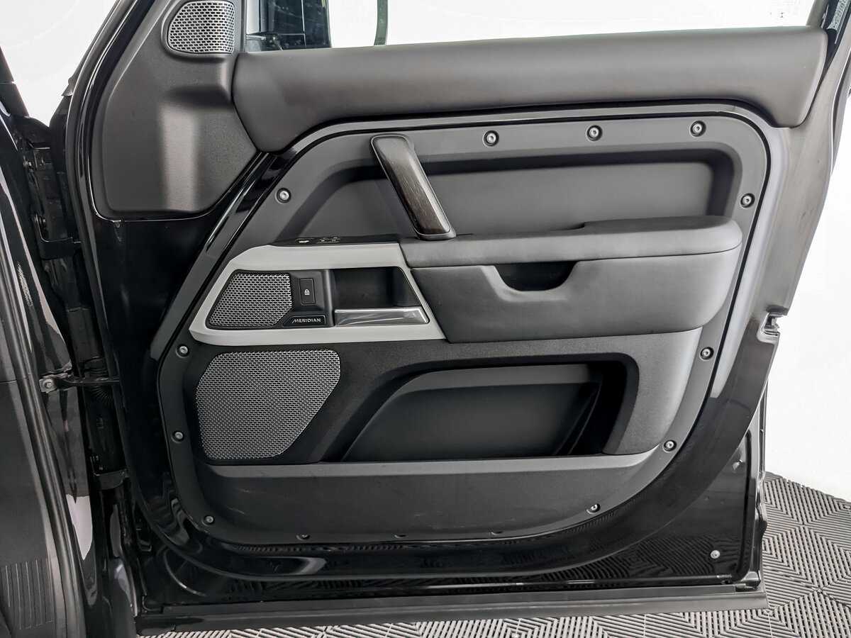 Land Rover Defender 110, 2020 Фото №20