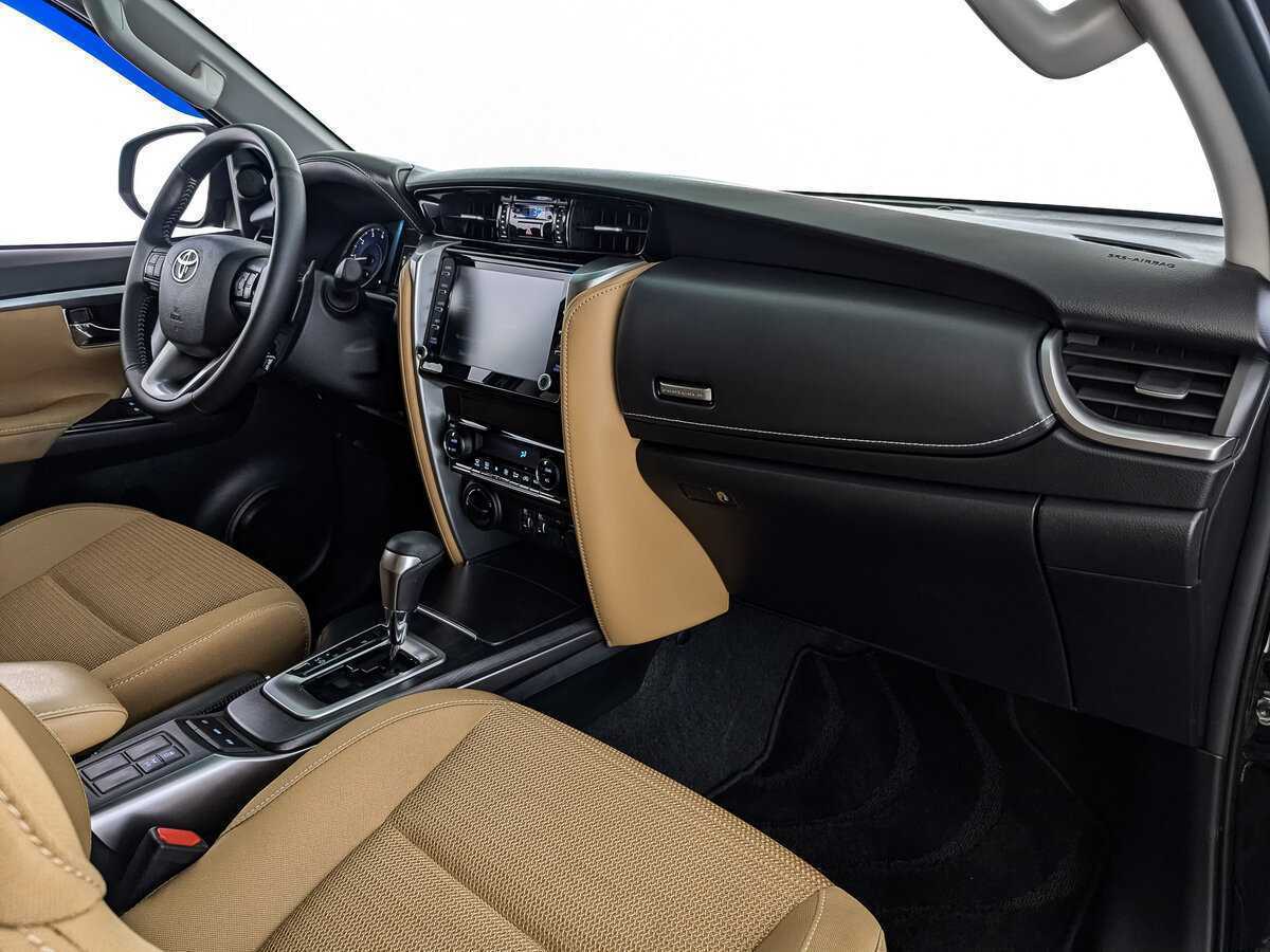 Toyota Fortuner, 2022 Фото №9