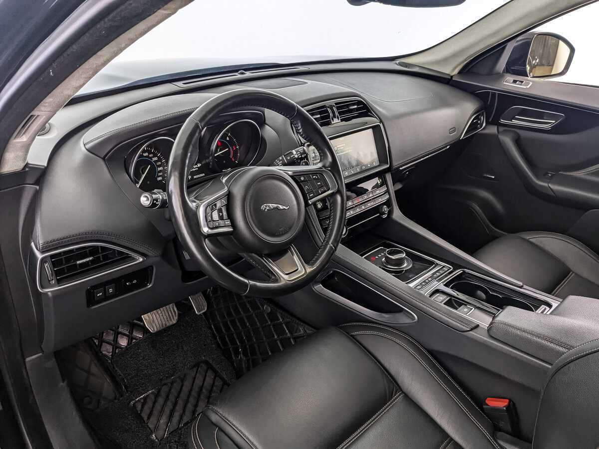 Jaguar F-Pace, 2018 Фото №14