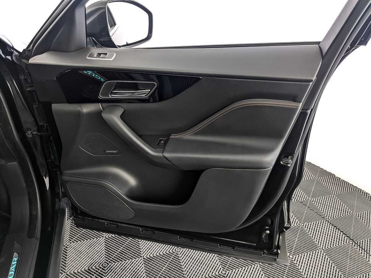 Jaguar F-Pace, 2018 Фото №21