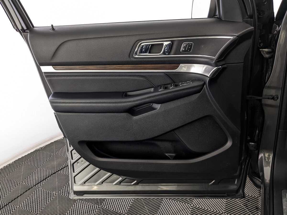 Ford Explorer, 2018 Фото №14