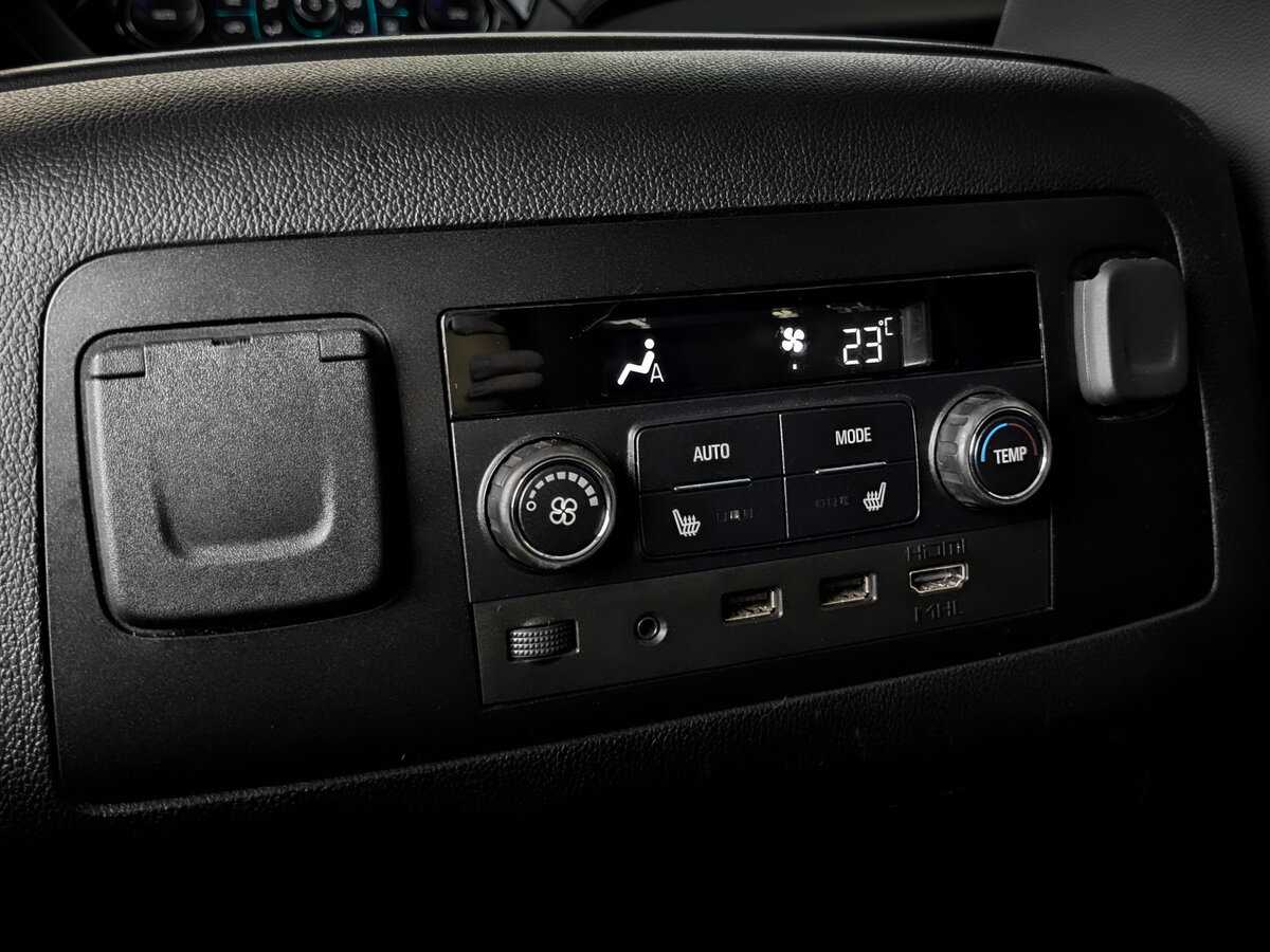 Chevrolet Tahoe, 2019 Фото №24