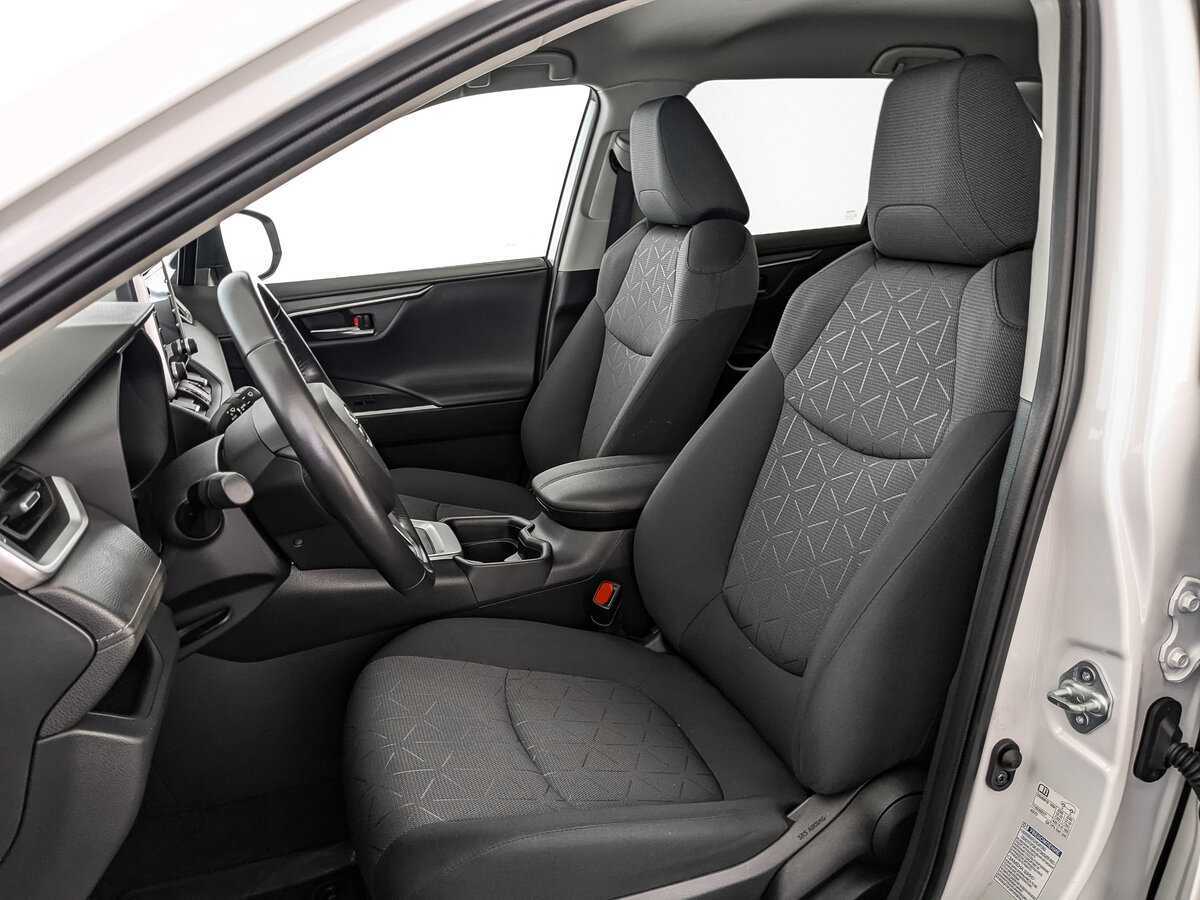 Toyota RAV4, 2021 Фото №16